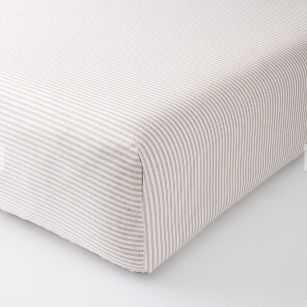 NWOT - Pottery Barn Kids Oxford Stripe Organic Crib Fitted Sheet